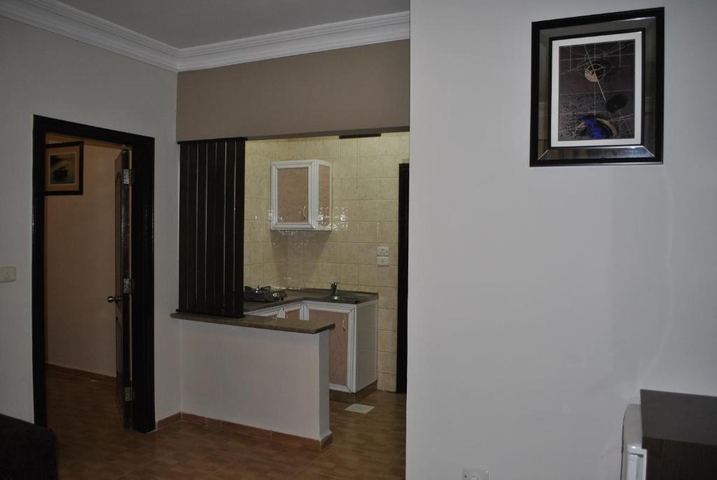 Alballouti Hotel Suites Amman Phòng bức ảnh