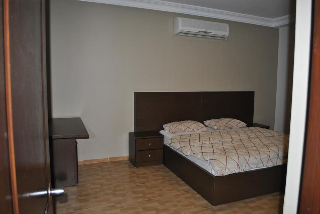 Alballouti Hotel Suites Amman Phòng bức ảnh
