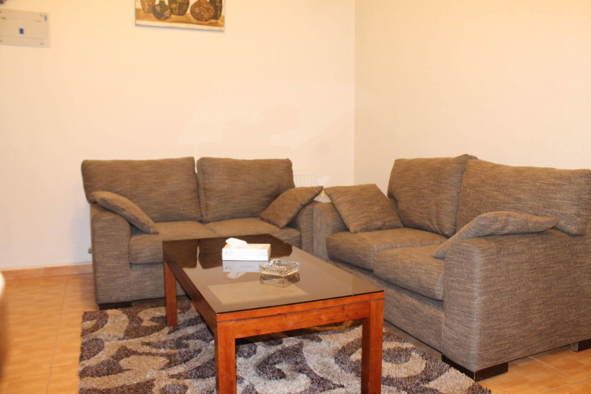 Alballouti Hotel Suites Amman Ngoại thất bức ảnh