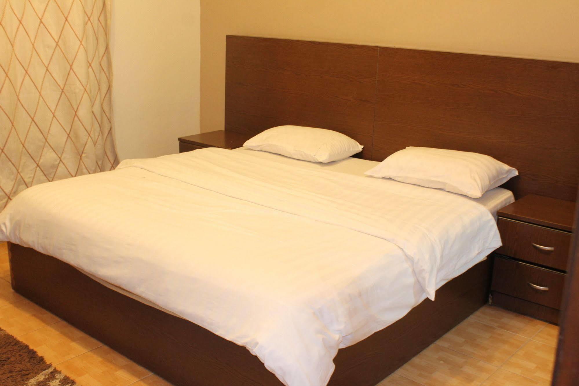 Alballouti Hotel Suites Amman Ngoại thất bức ảnh