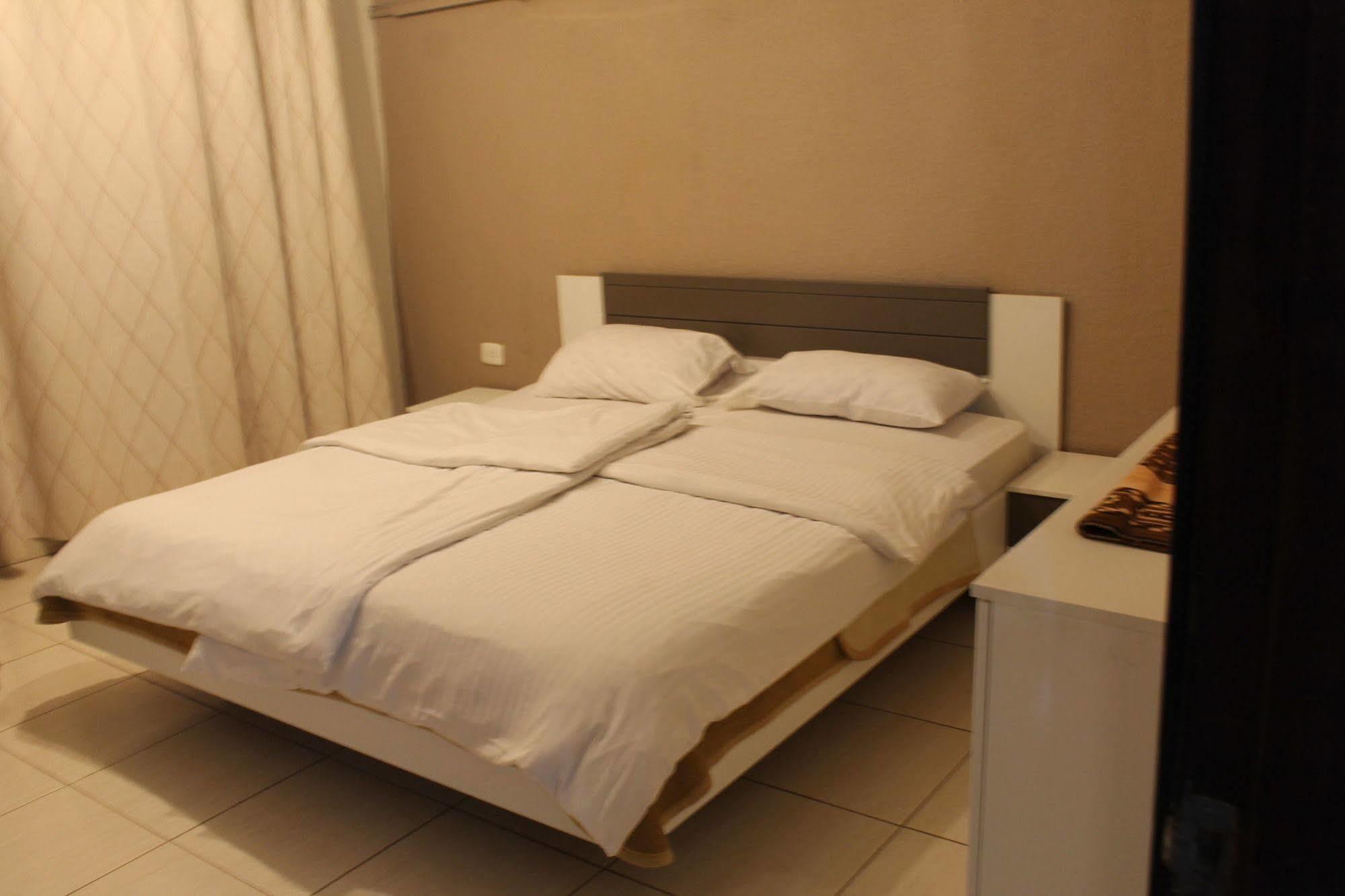 Alballouti Hotel Suites Amman Ngoại thất bức ảnh